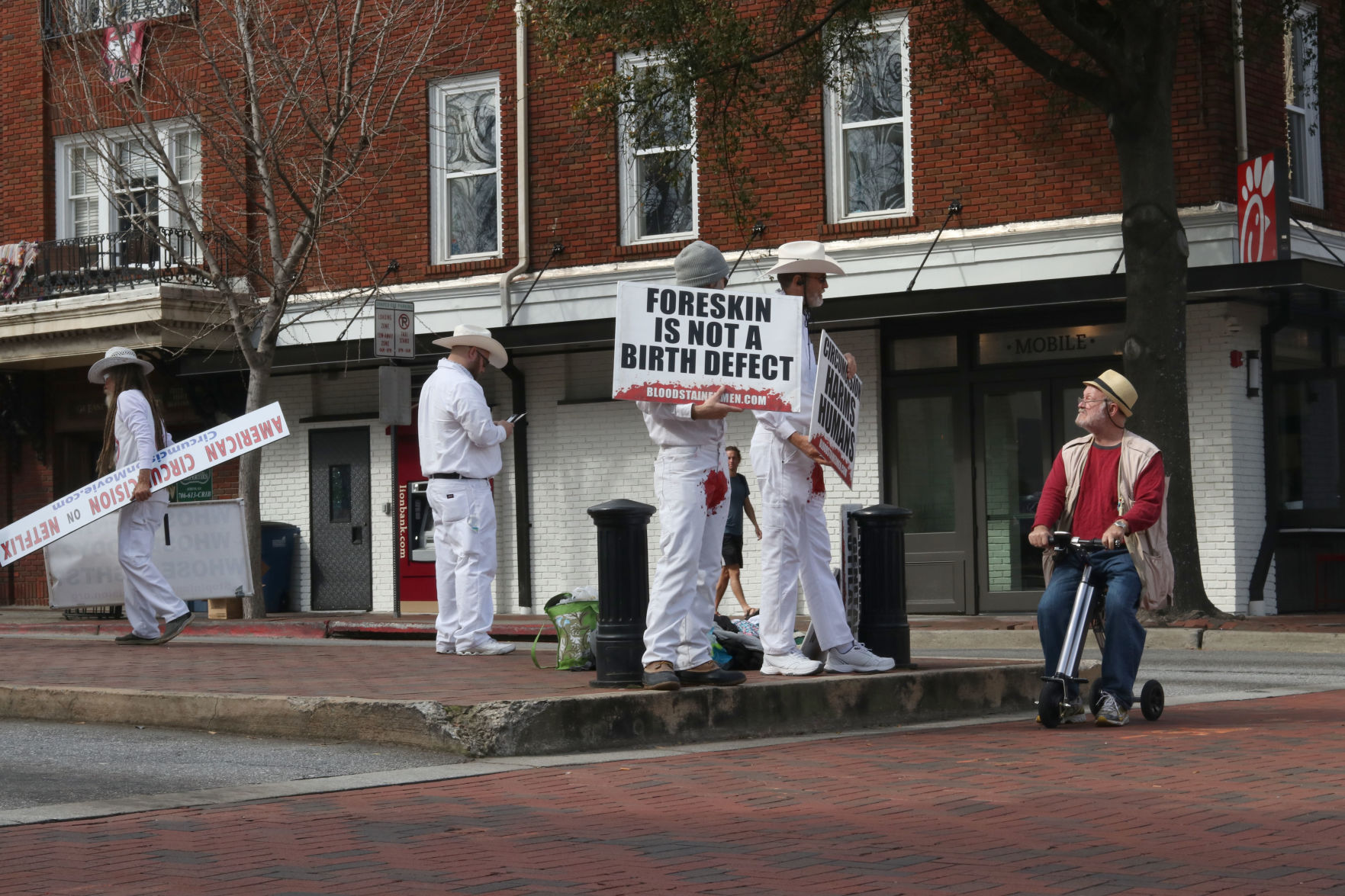 190205_ems_BloodstainedMen_0062.JPG